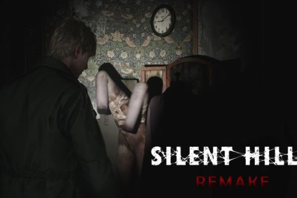 Silent Hill 2 Remake - Flashlight on a creepy enemy