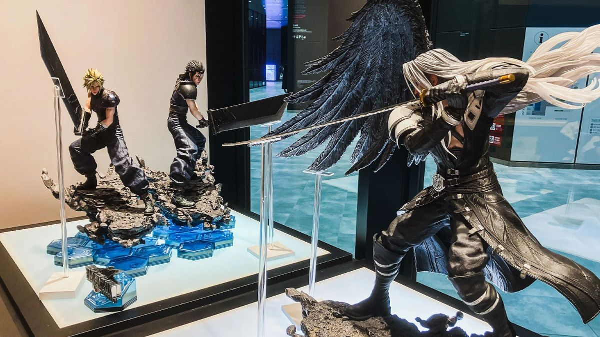 Cloud Strife, Sephiroth, and Zack Fair figurines