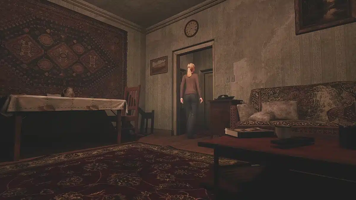Night Record Thin Walls gameplay showing Elvira walking through a worn post-Soviet apartment interior
